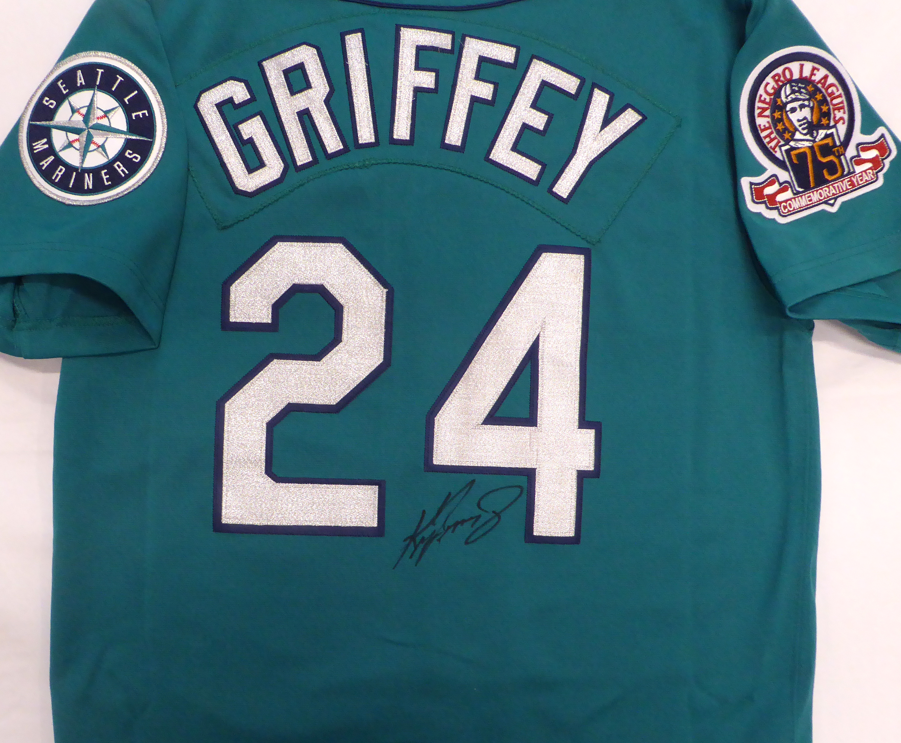 Ken Griffey Jr. White Seattle Mariners Autographed Mitchell & Ness 1997  Authentic Jersey